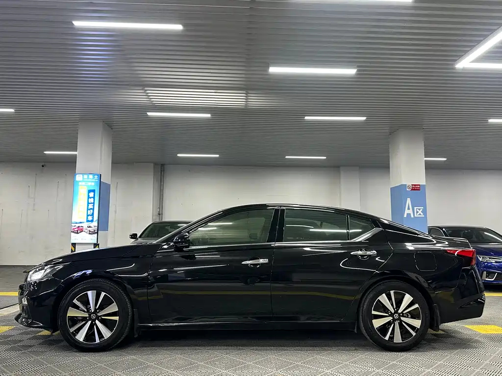 NISSAN TEANA 2021