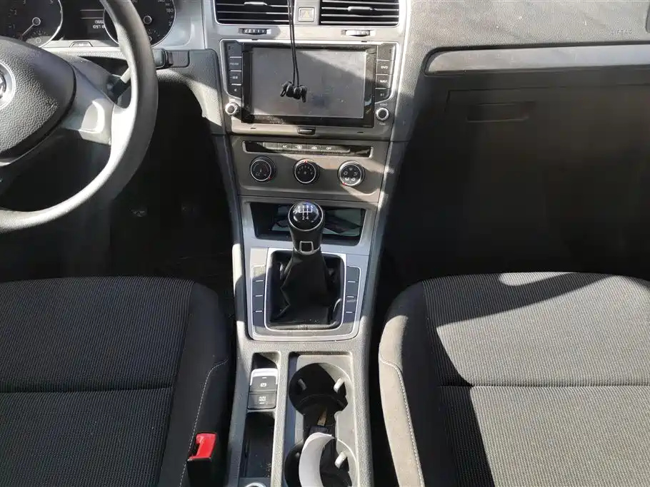 VOLKSWAGEN GOLF 2014