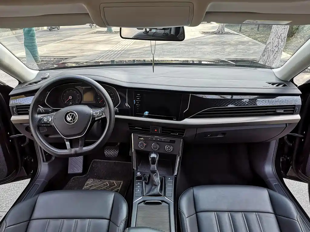 VOLKSWAGEN PASSAT 2021
