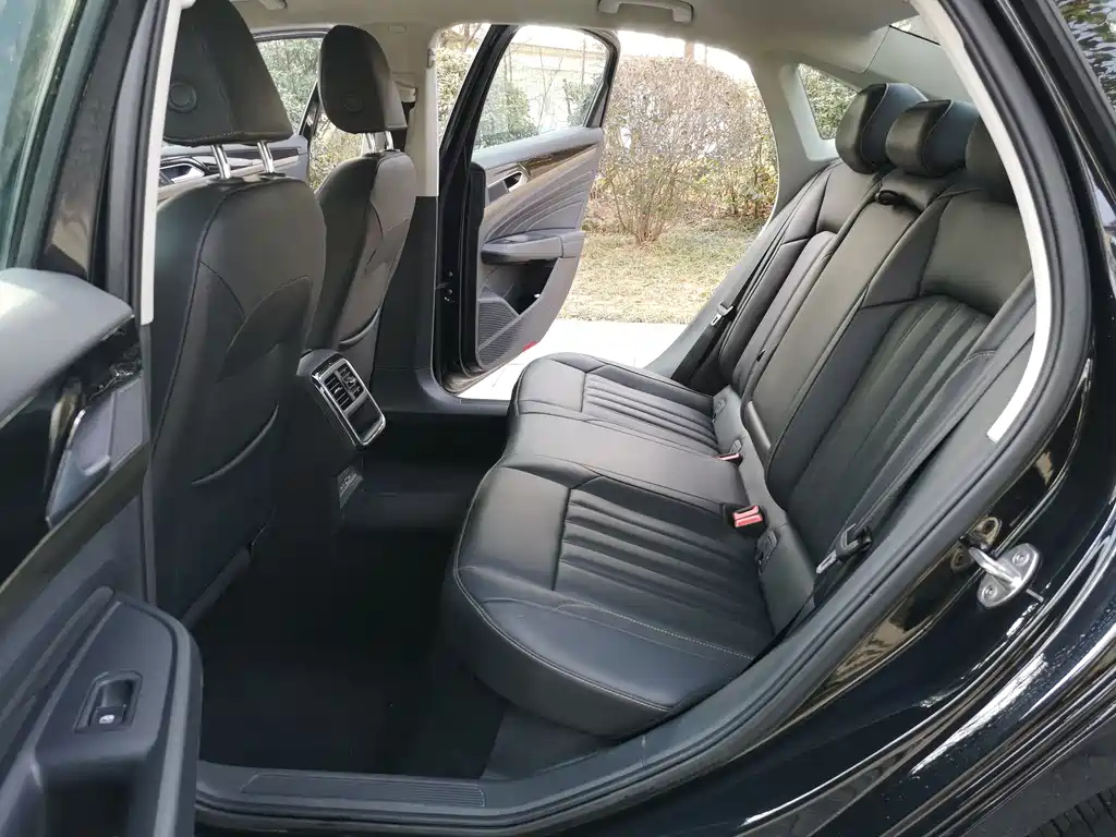 VOLKSWAGEN PASSAT 2021
