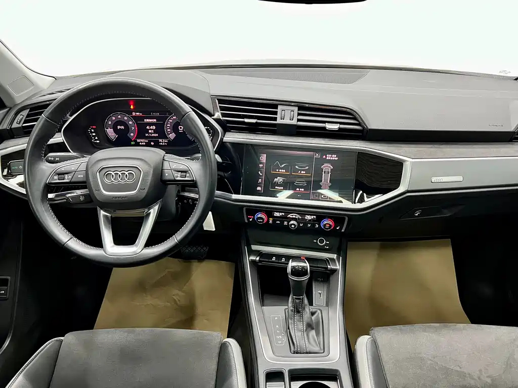 AUDI Q3 2021