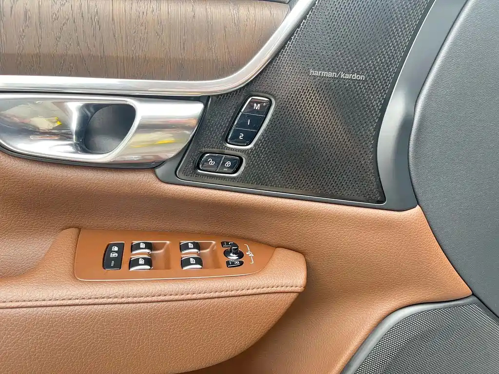 VOLVO S90 2021