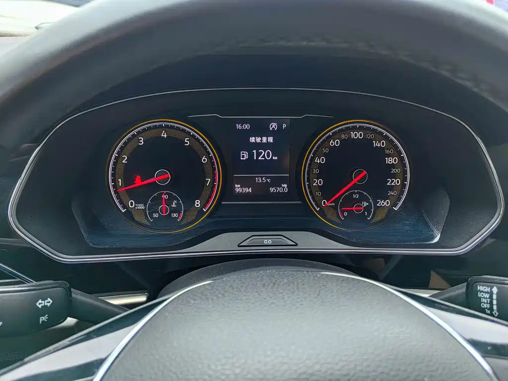 VOLKSWAGEN PASSAT 2020