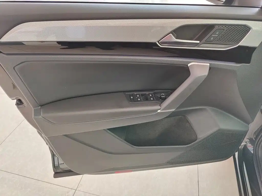 VOLKSWAGEN TAYRON 2021