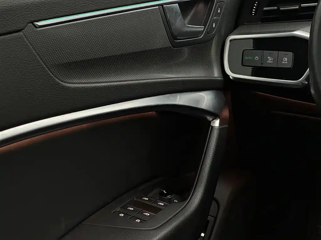 AUDI A6L 2021