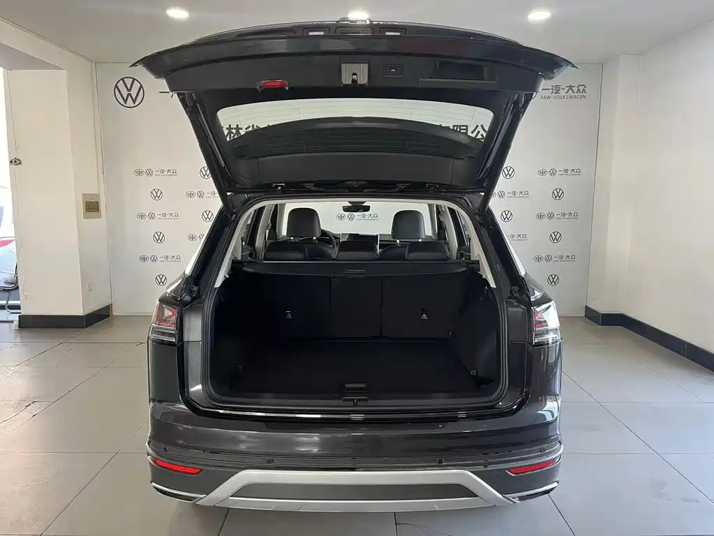 VOLKSWAGEN TAYRON 2024