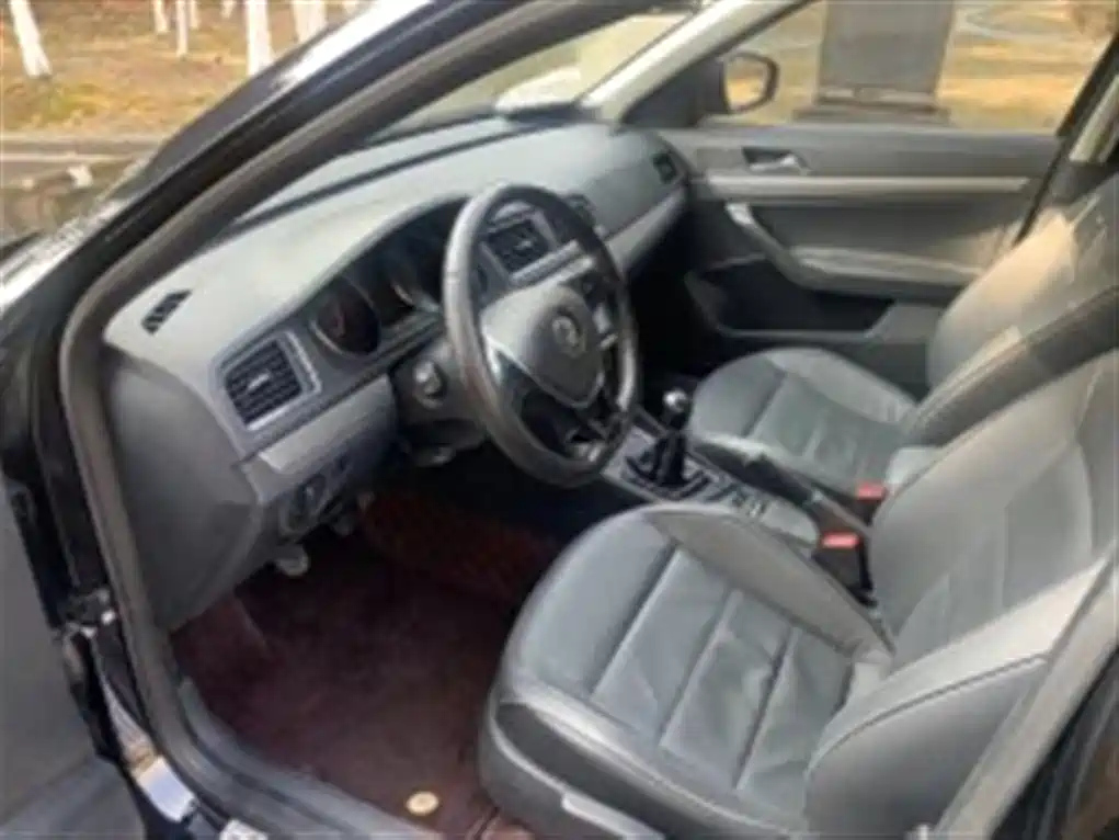 VOLKSWAGEN LAVIDA 2016