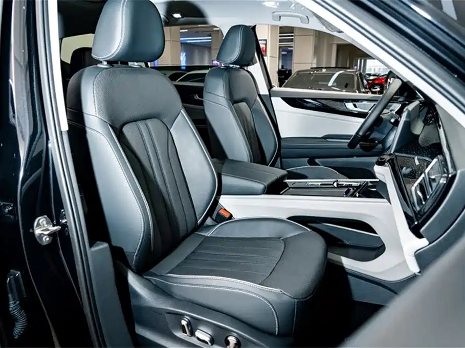VOLKSWAGEN TOURAN 2023