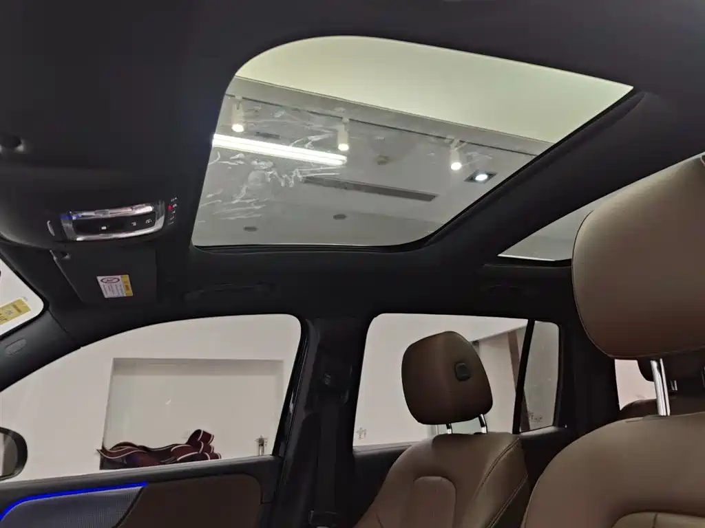 MERCEDES BENZ GLB 2021