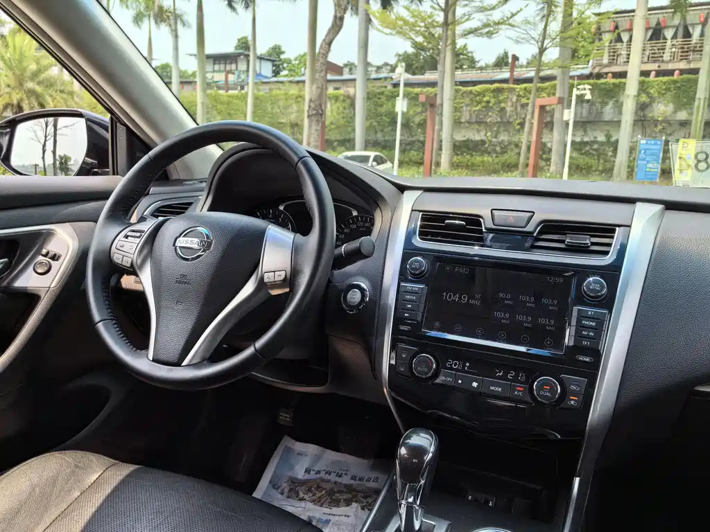 NISSAN TEANA 2014