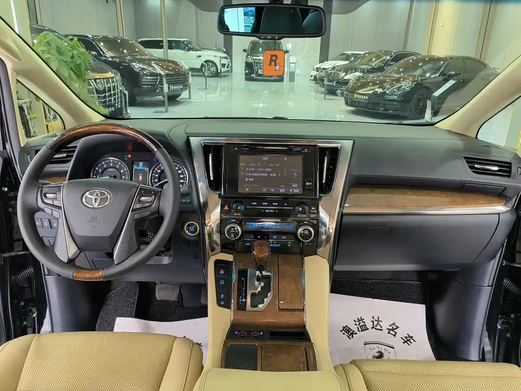 TOYOTA ALPHARD 2016
