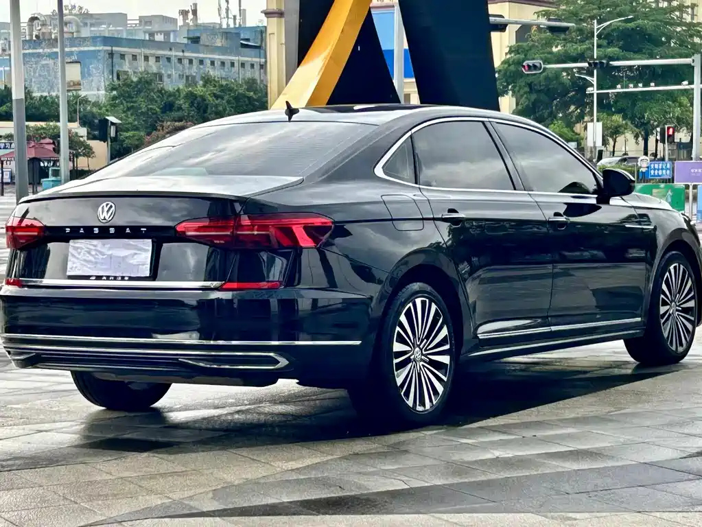 VOLKSWAGEN PASSAT 2020