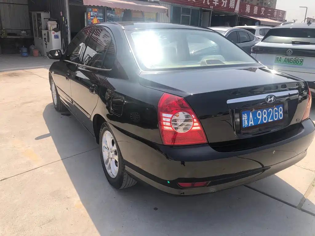HYUNDAI ELANTRA 2010