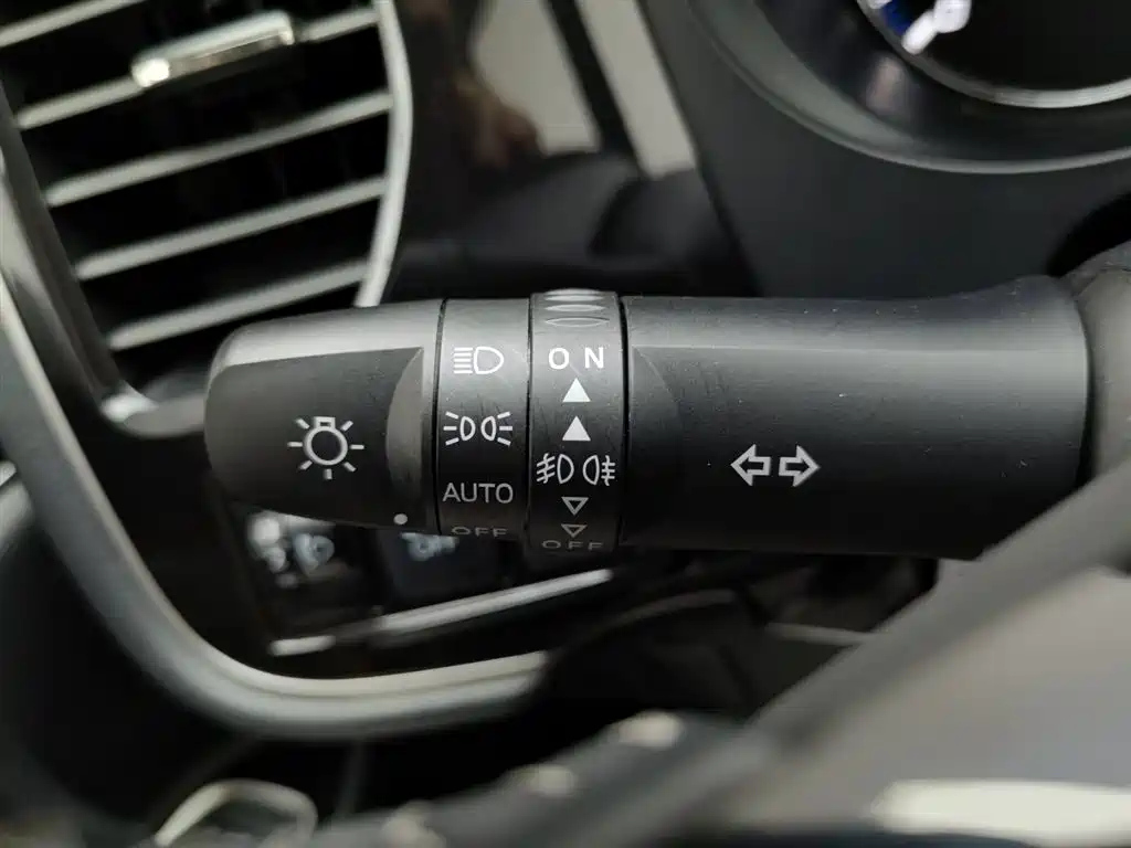 MITSUBISHI OUTLANDER 2022
