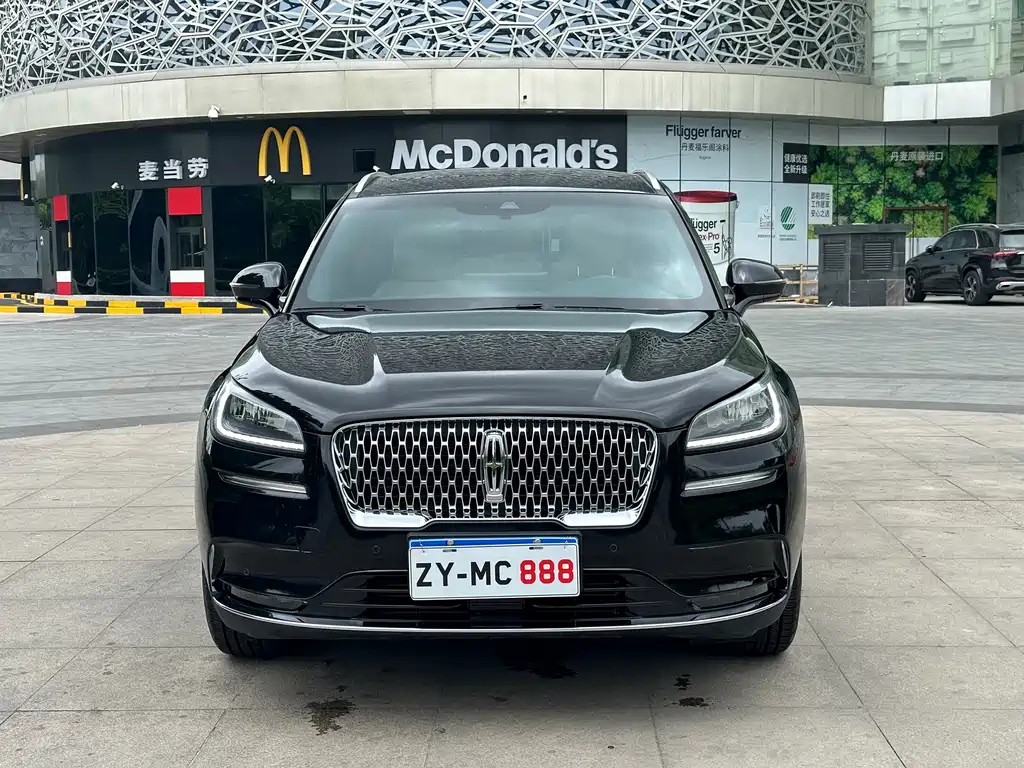LINCOLN ADVENTURER 2021