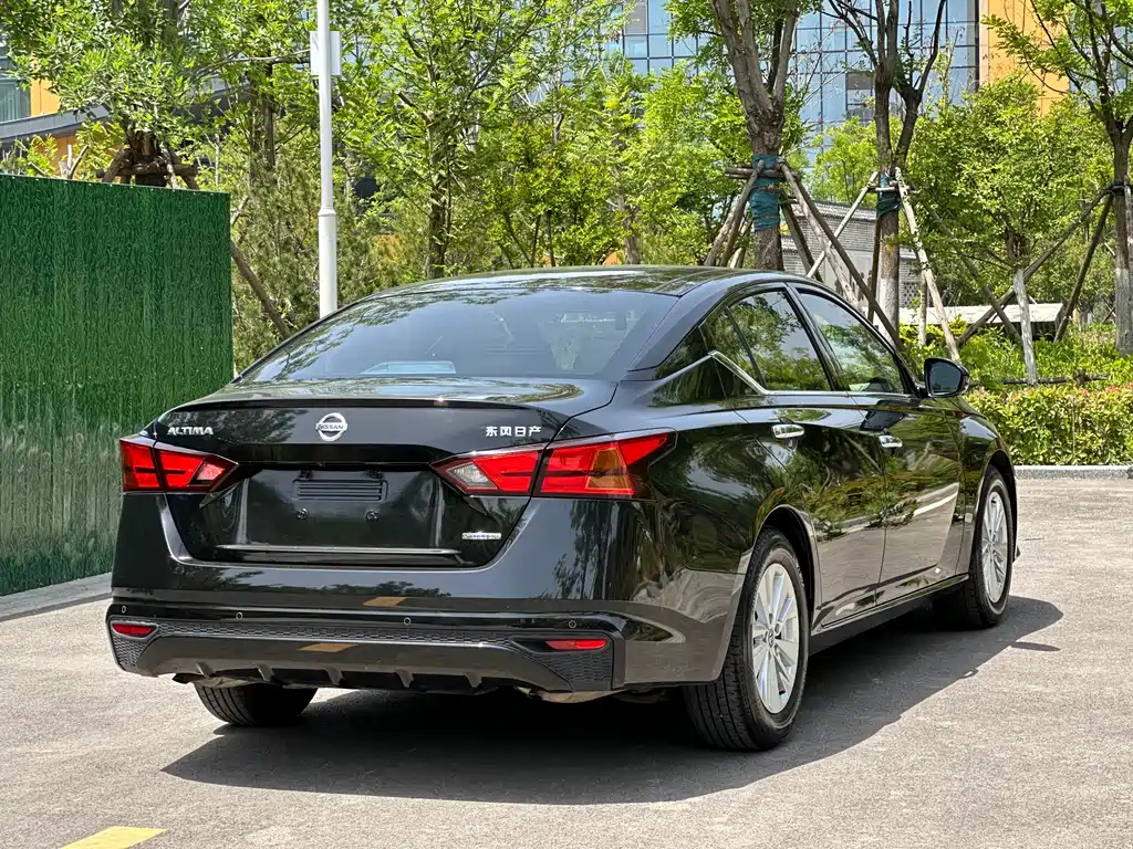 NISSAN TEANA 2020