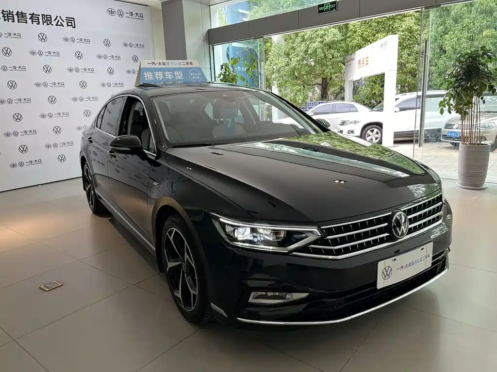 VOLKSWAGEN MAGOTAN 2023