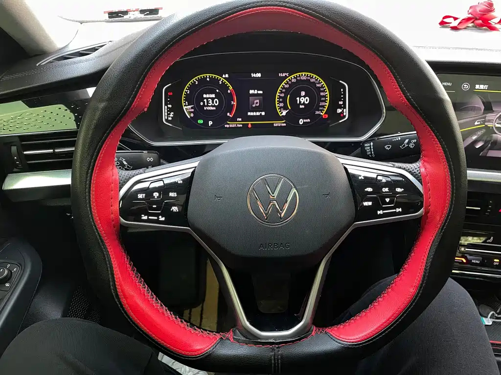 VOLKSWAGEN PASSAT 2022
