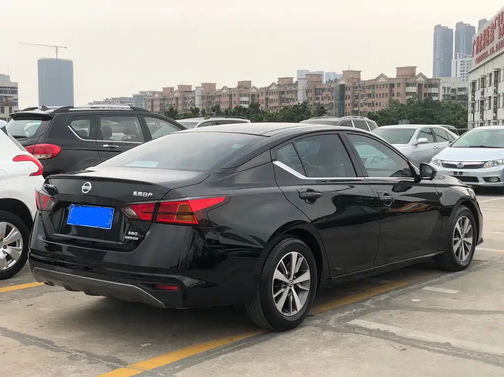 NISSAN TEANA 2020