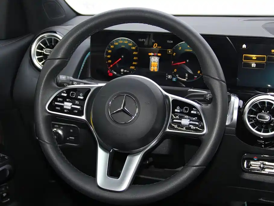 MERCEDES BENZ GLB 2021