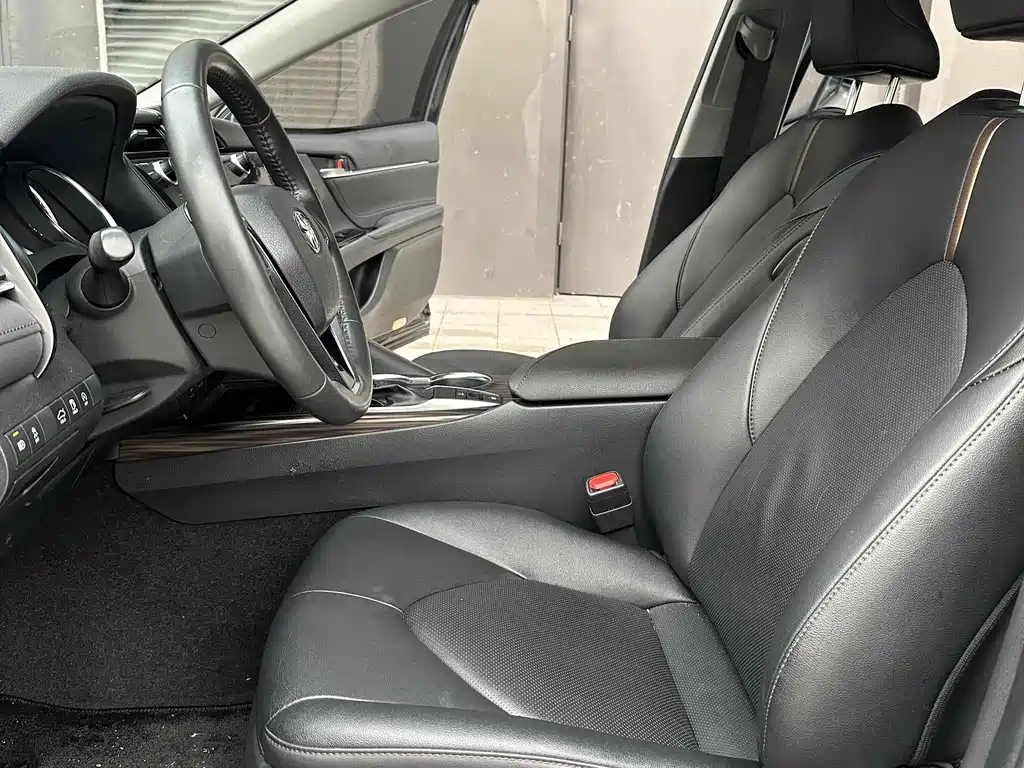 TOYOTA CAMRY 2020