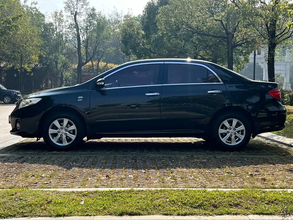 TOYOTA COROLLA 2013