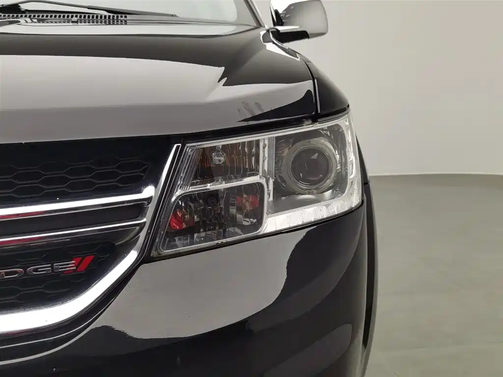 DODGE JCUV 2015