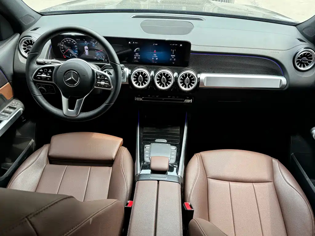 MERCEDES BENZ GLB 2023