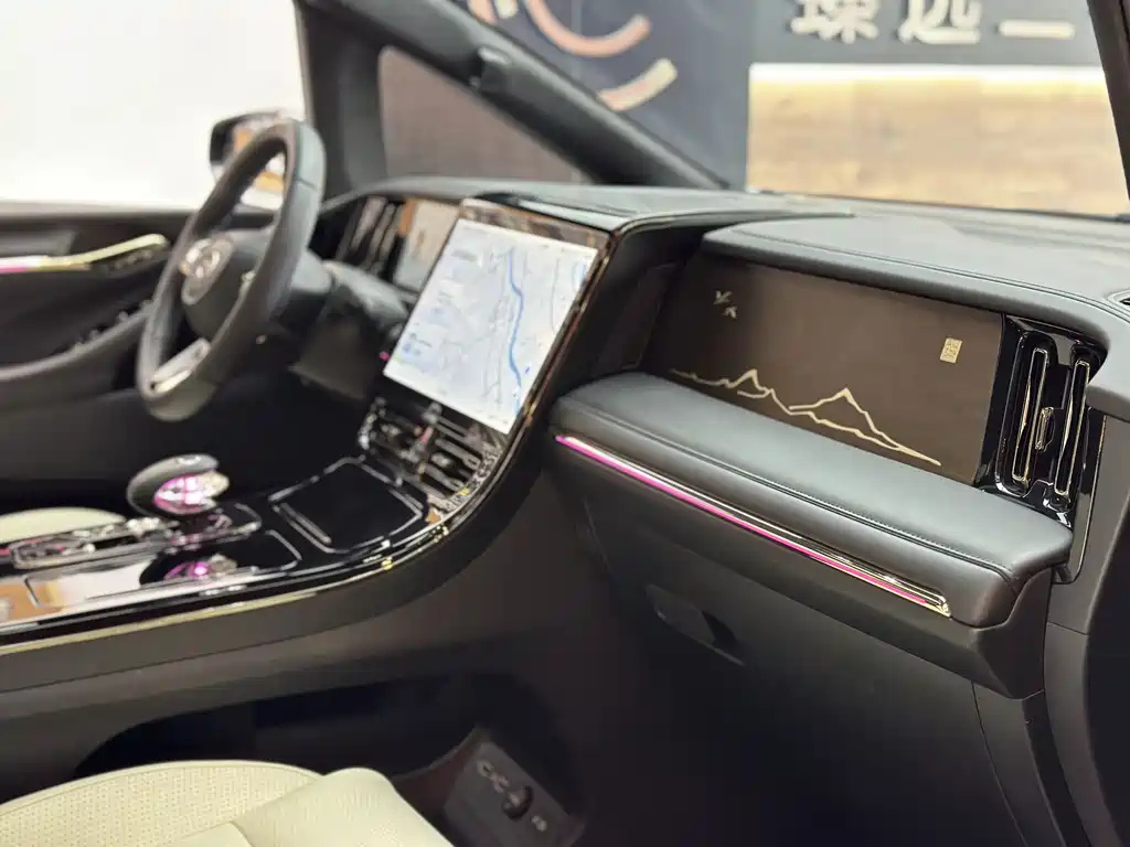 TRUMPCHI M8 2023