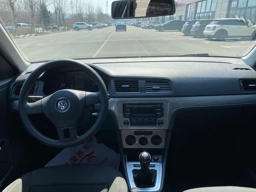 VOLKSWAGEN LAVIDA 2014