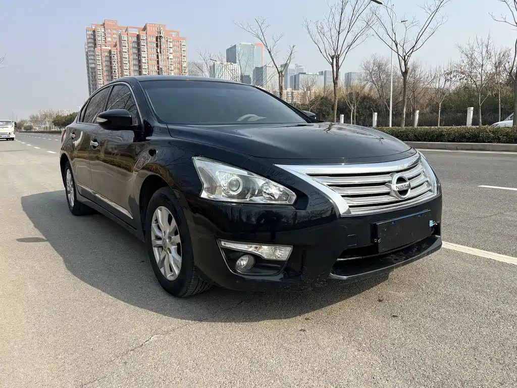 NISSAN TEANA 2013