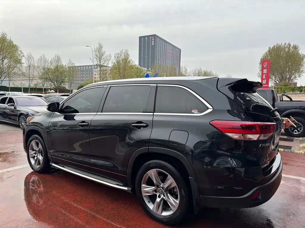 TOYOTA HIGHLANDER 2021