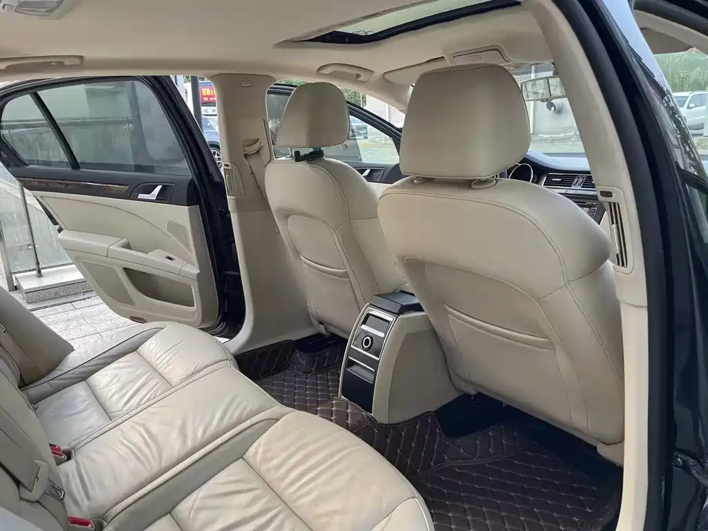 SKODA SUPERB 2012