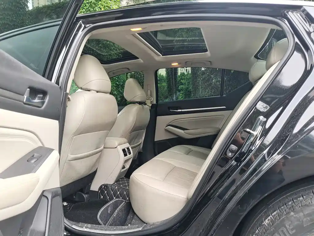 NISSAN TEANA 2019