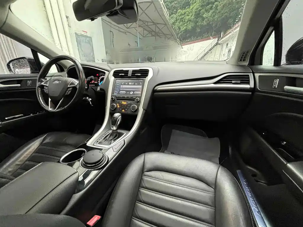 FORD MONDEO 2015