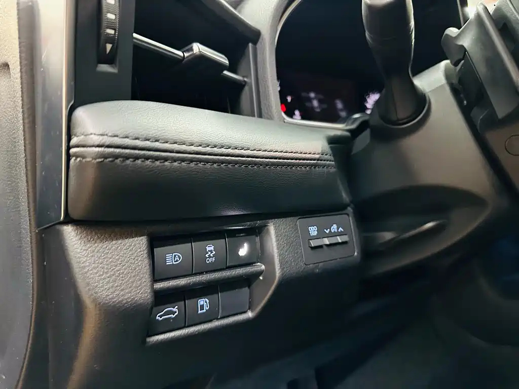 TOYOTA AVALON 2021