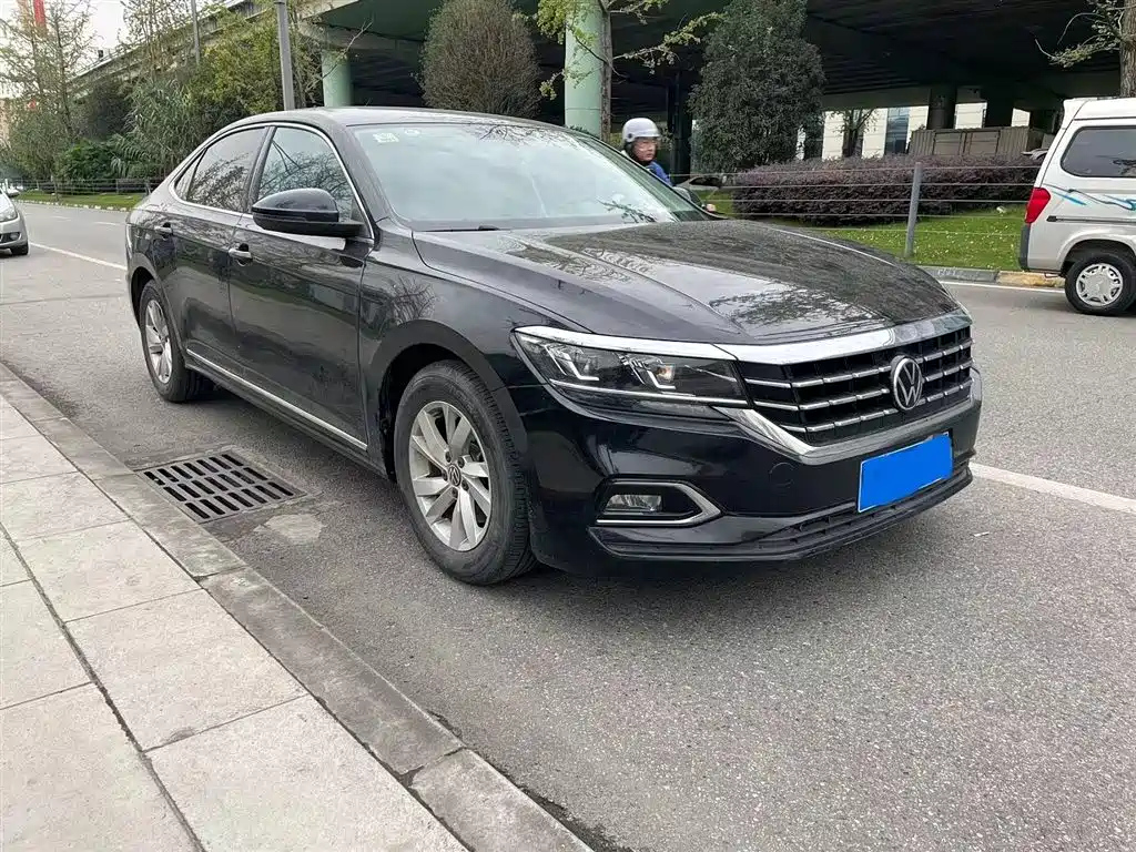 VOLKSWAGEN PASSAT 2021