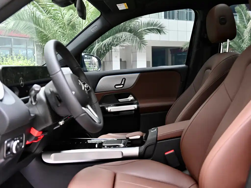MERCEDES BENZ GLB 2023