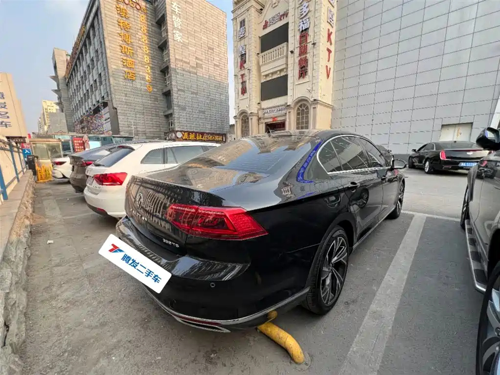 VOLKSWAGEN MAGOTAN 2022