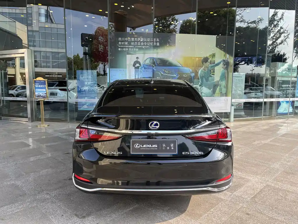LEXUS ES 2021