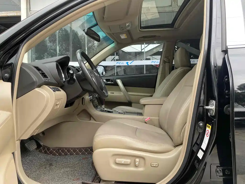 TOYOTA HIGHLANDER 2014