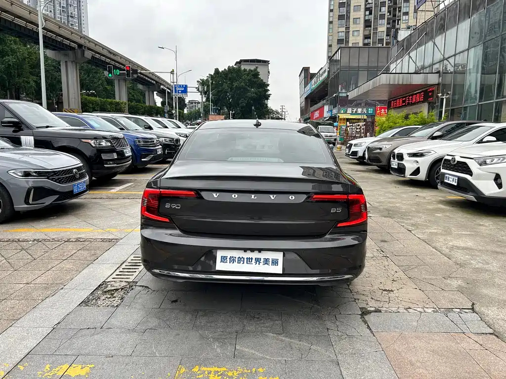 VOLVO S90 2021