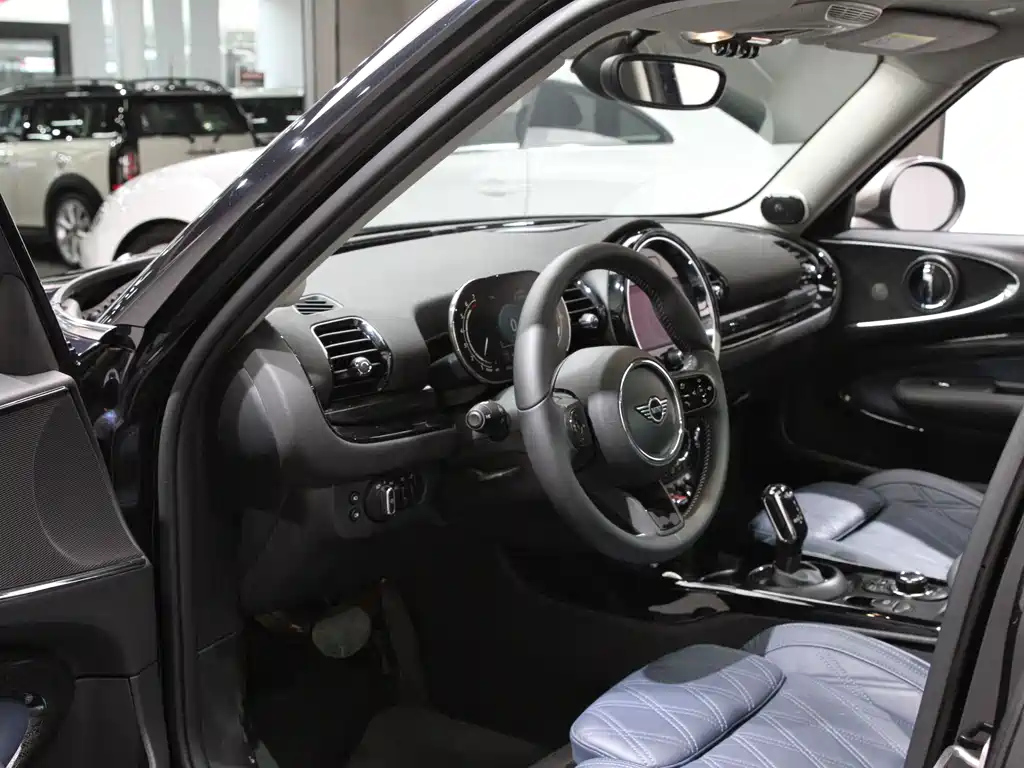 MINI CLUBMAN 2022