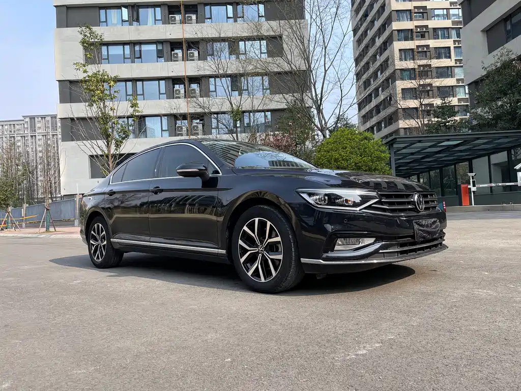VOLKSWAGEN MAGOTAN 2020