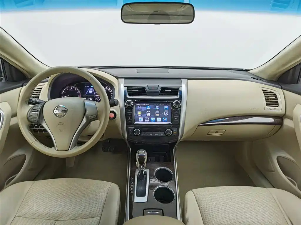 NISSAN TEANA 2014