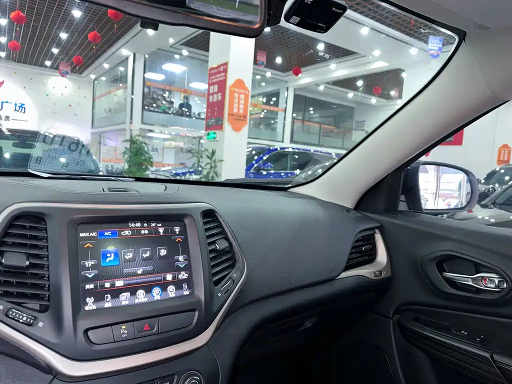 JEEP CHEROKEE 2017