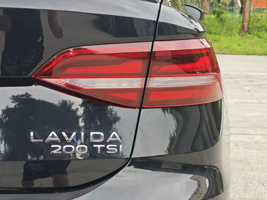 VOLKSWAGEN LAVIDA 2023