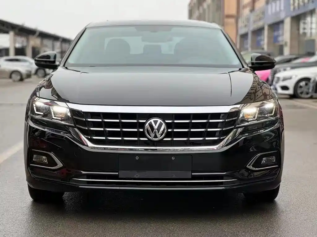 VOLKSWAGEN PASSAT 2020