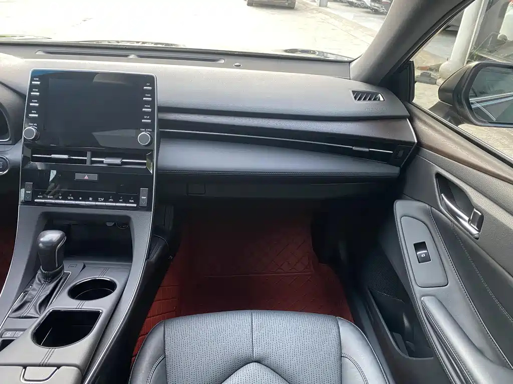 TOYOTA AVALON 2020