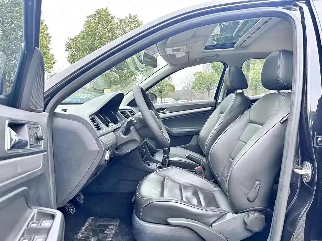 VOLKSWAGEN LAVIDA 2017